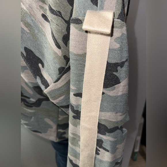 Dance & Marvel Green Camo Ripped Style Crop Top - Picture 9 of 16